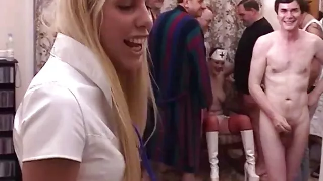 XXX bez rejestracji Ja массировала jego sex z dojrzałą mamuśką jaja uderzył w ziemię