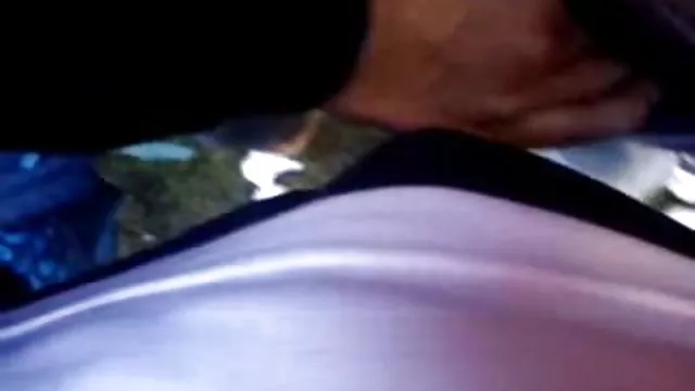 XXX bez rejestracji Panna Holly w dojrzle mamuski dżinsach